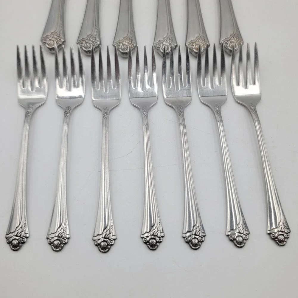 13pc Oneida Community Fantasy Rose Stainless Flatware Set 6 Knives 7 Salad Forks